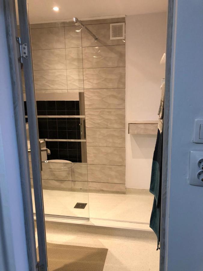Garsoniera Centru Brasov Apartment Luaran gambar