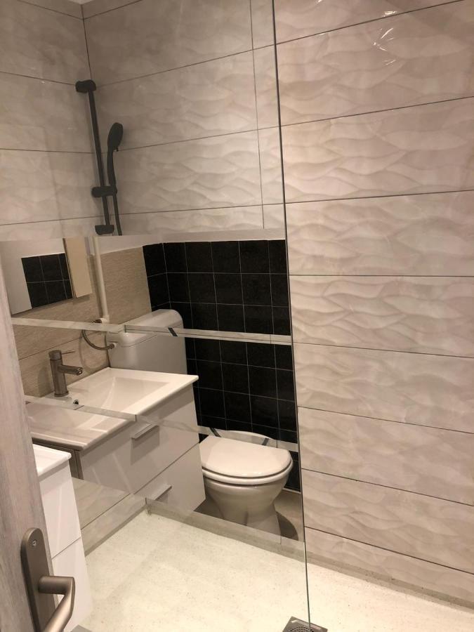 Garsoniera Centru Brasov Apartment Luaran gambar